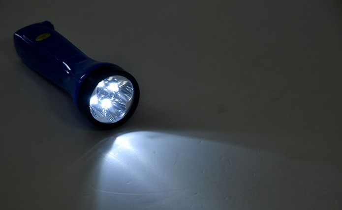 Phân biệt chất lượng đèn pin: Chuyện không khó! - Phần 2